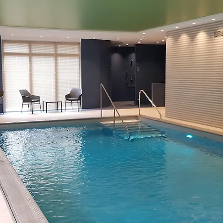 Domitys - Le Chateau De La Pilule Apart Otel 4*