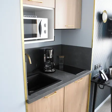 Domitys - Le Chateau De La Pilule Aparthotel 4*