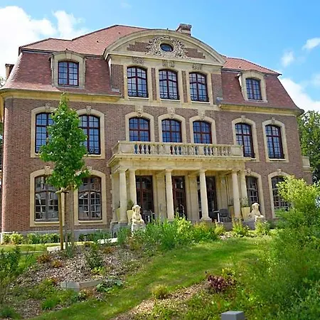 Domitys - Le Chateau De La Pilule Апарт-отель Сен-Кантен