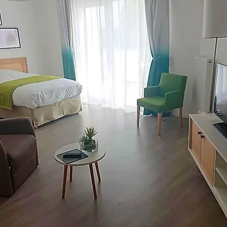 Апарт-отель Domitys - Le Chateau De La Pilule 4*