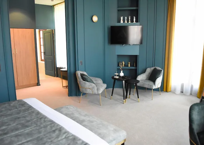 Domitys - Le Chateau De La Pilule Aparthotel