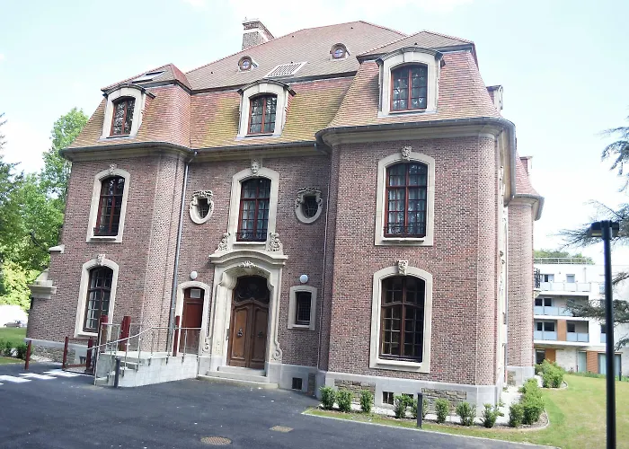 Aparthotel Domitys - Le Chateau De La Pilule